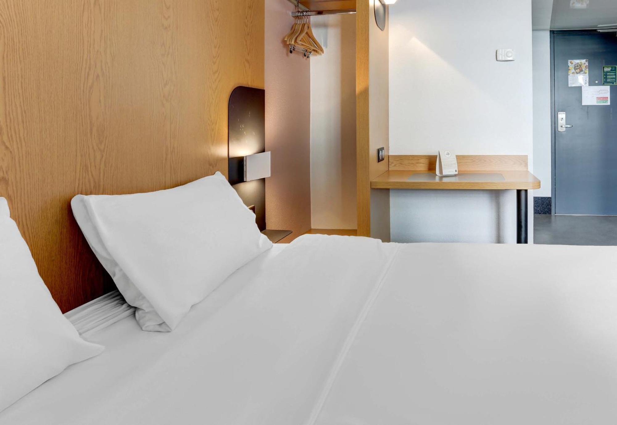 B&B Hotel Reims Centre Gare Esterno foto